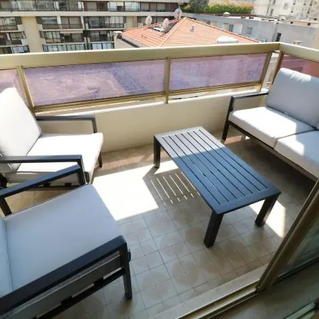 By Interhome Apartamento Cannes